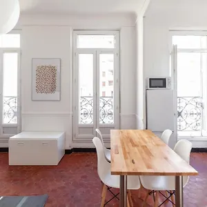 Chaleureux T2 Proche Des Terrasses Du Port - Air Marseille